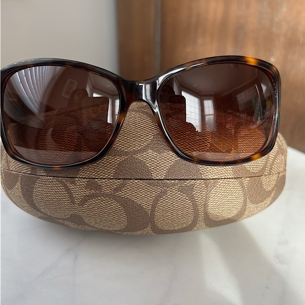COACH Peony (S471) Tortoise Wrap Sunglasses with case in very good condition